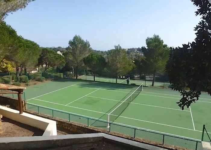 Βίλα 32 L Sport Court & Pool L Shellter *